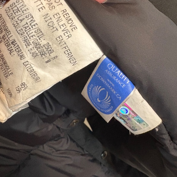 Pristine Women’s Canada Goose Kensington Size Medium - Picture 5 of 6